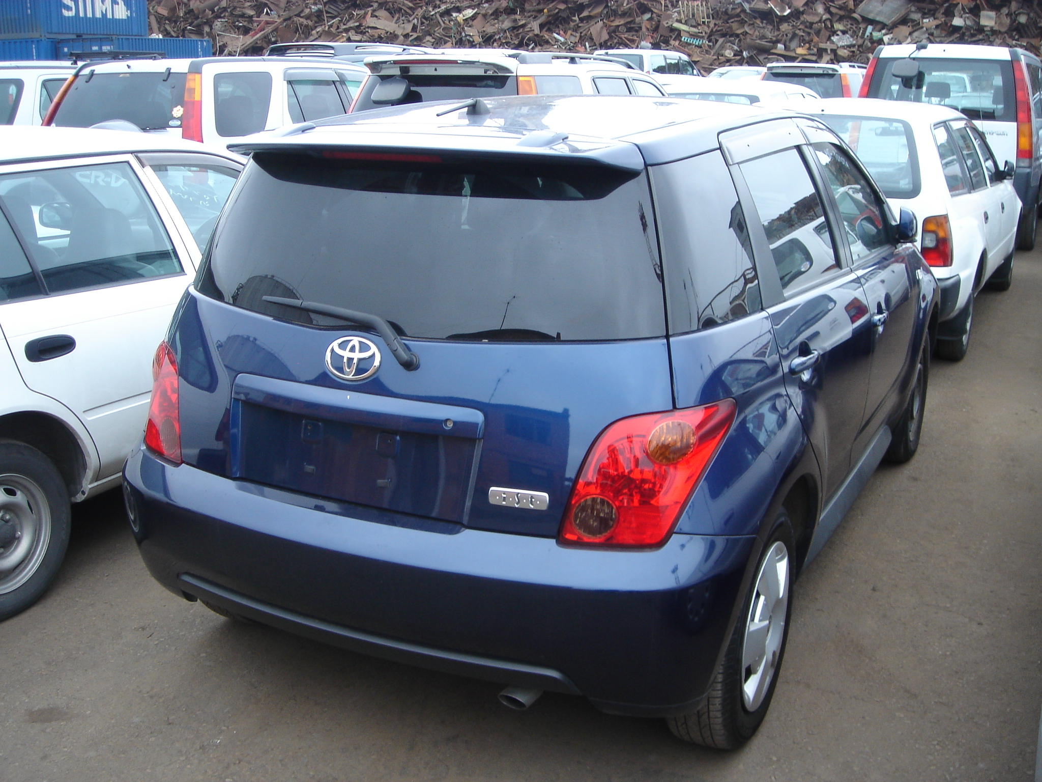 2002 Toyota ist Images