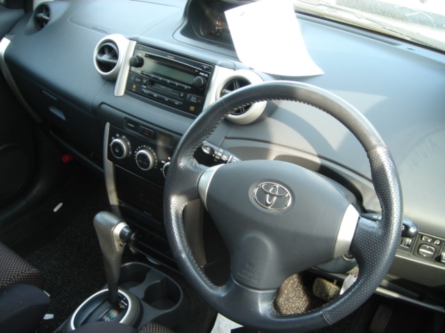 2002 Toyota ist Pics