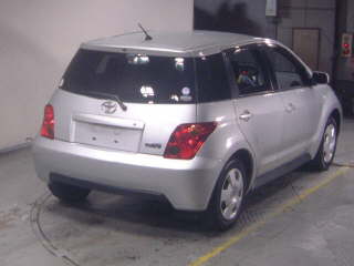 2002 Toyota ist Pictures