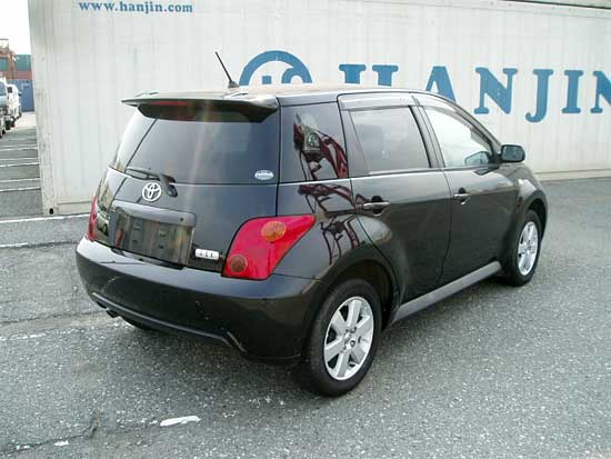 2002 Toyota ist Pics