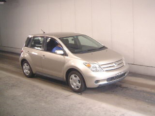 2002 Toyota ist Photos