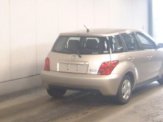 2002 Toyota ist Pictures