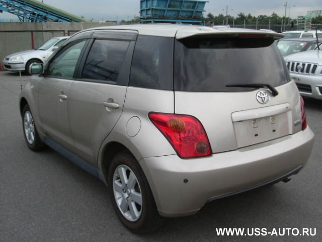 2002 Toyota ist Pictures