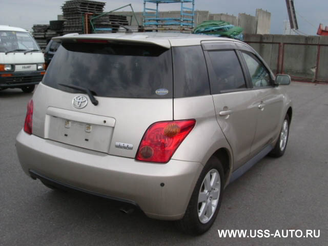 2002 Toyota ist Photos