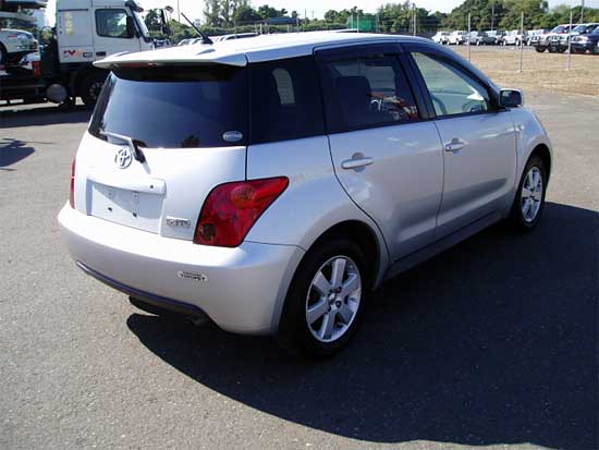 2002 Toyota ist Wallpapers