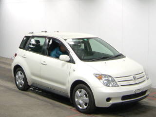 2002 Toyota ist Photos