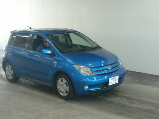 2002 Toyota ist Pictures
