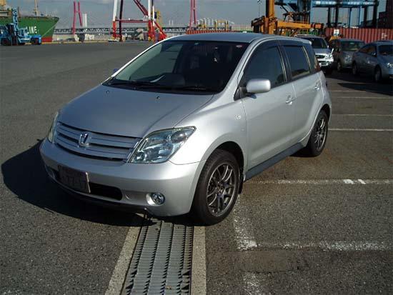 2002 Toyota ist Images