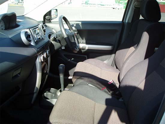 2002 Toyota ist Pictures