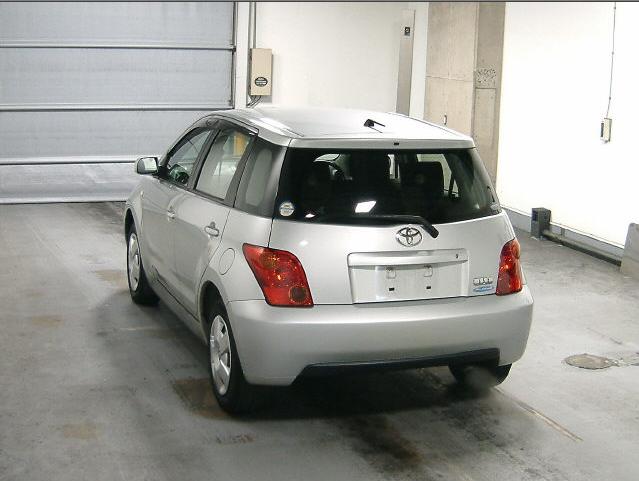 2002 Toyota ist Images