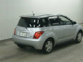 2002 Toyota ist Pictures