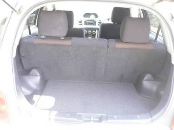 2002 Toyota ist Photos