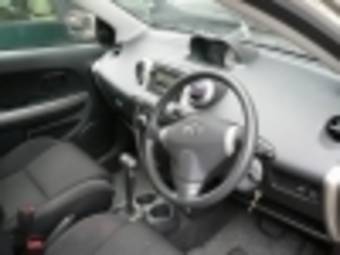 2002 Toyota ist Pics