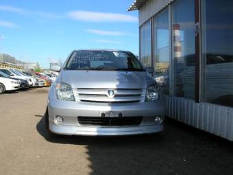 2002 Toyota ist Photos