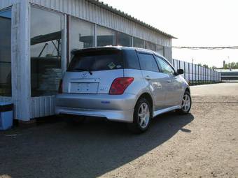 2002 Toyota ist Photos