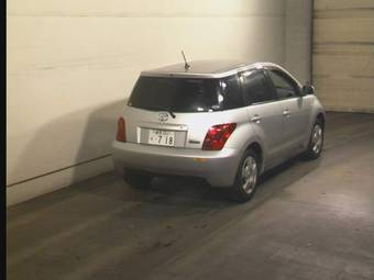 2002 Toyota ist Images