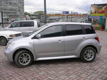 2002 Toyota ist Pics