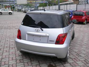 2002 Toyota ist Pictures