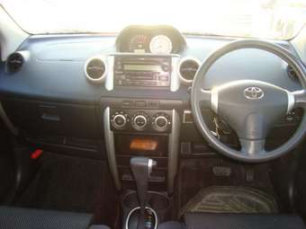2002 Toyota ist Photos