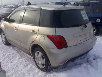 2002 Toyota ist Photos
