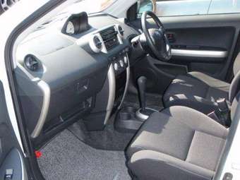 2002 Toyota ist Photos