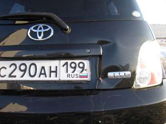 2002 Toyota ist Pics
