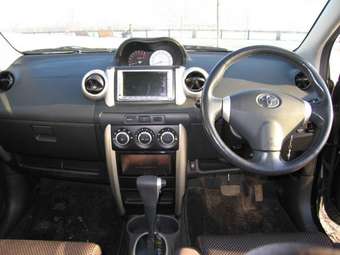 2002 Toyota ist Pictures