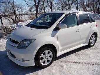 2002 Toyota ist Pictures