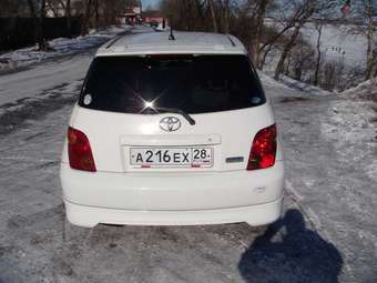 2002 Toyota ist Photos