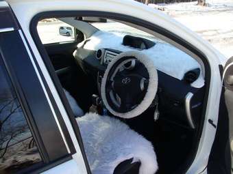 2002 Toyota ist Pictures