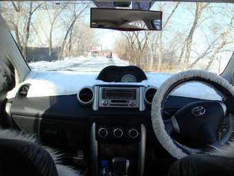 2002 Toyota ist Pics