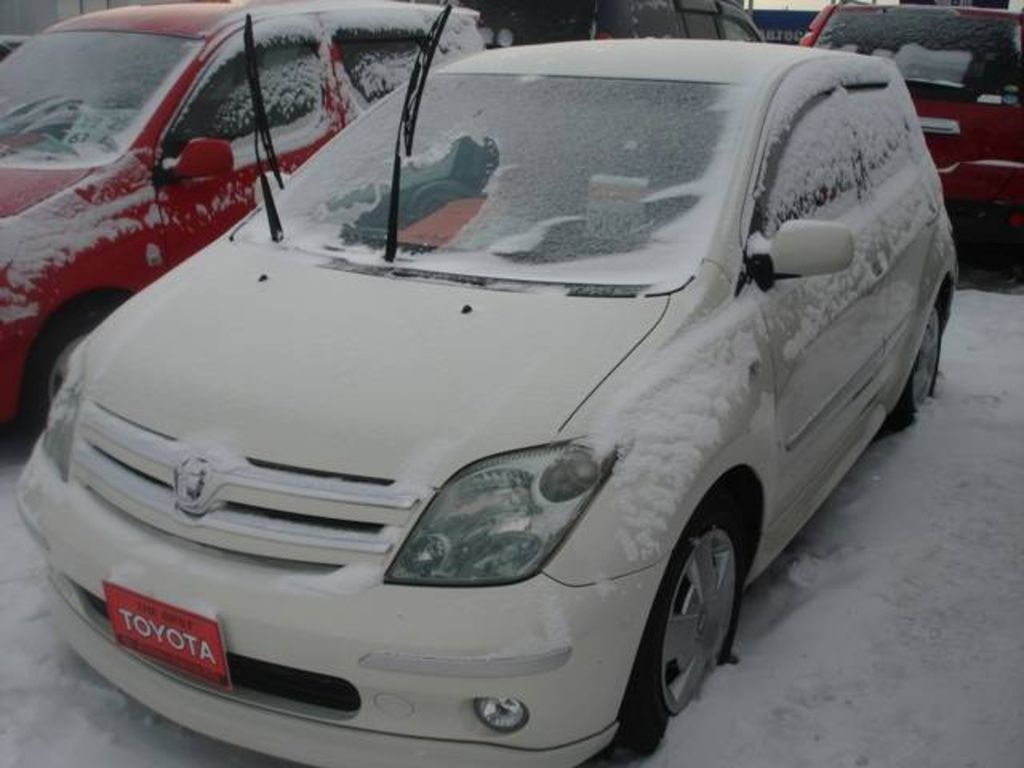 2002 Toyota ist