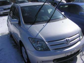 2002 Toyota ist Pictures
