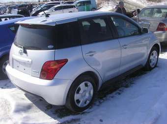 2002 Toyota ist Pics