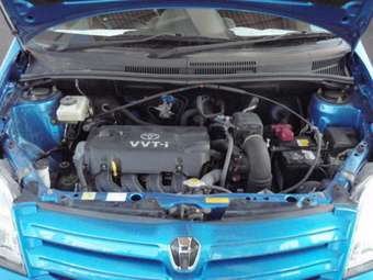 2002 Toyota ist Photos