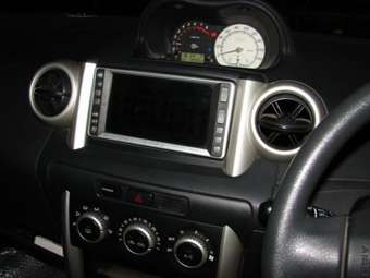 2002 Toyota ist Pics