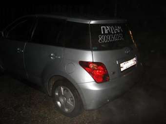 2002 Toyota ist Pictures