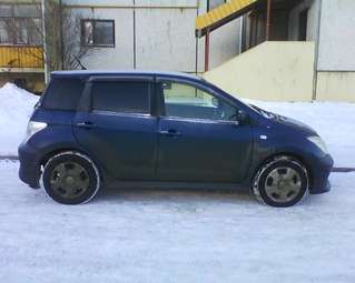2002 Toyota ist Photos