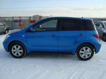 2002 Toyota ist Pics