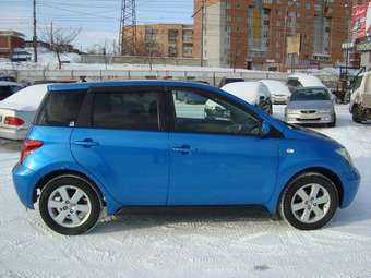 2002 Toyota ist Pictures