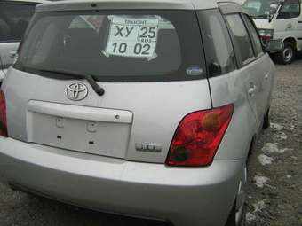 2002 Toyota ist Pictures