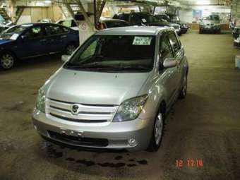 2002 Toyota ist Pictures