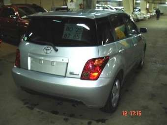 2002 Toyota ist Photos