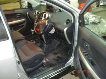 2002 Toyota ist Photos
