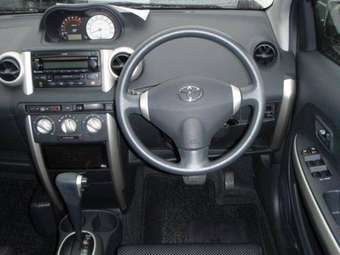 2002 Toyota ist Pictures