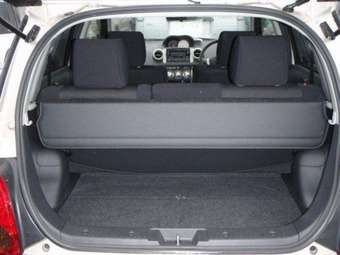 2002 Toyota ist Pictures