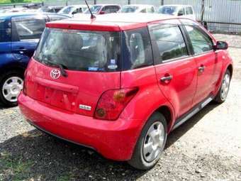 2002 Toyota ist Photos