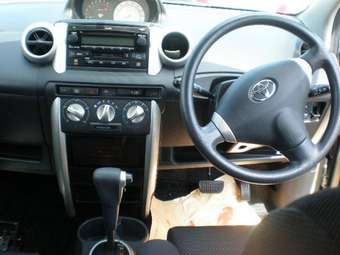 2002 Toyota ist Pictures