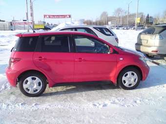 2002 Toyota ist Photos