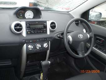 2002 Toyota ist Photos